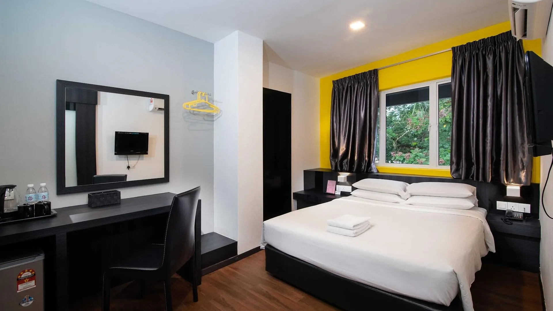 Hotel Waterfall George Town
