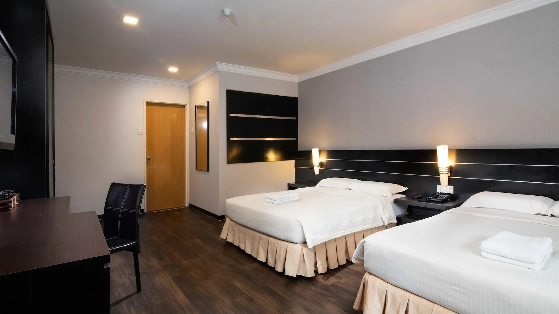 Hotel Waterfall George Town