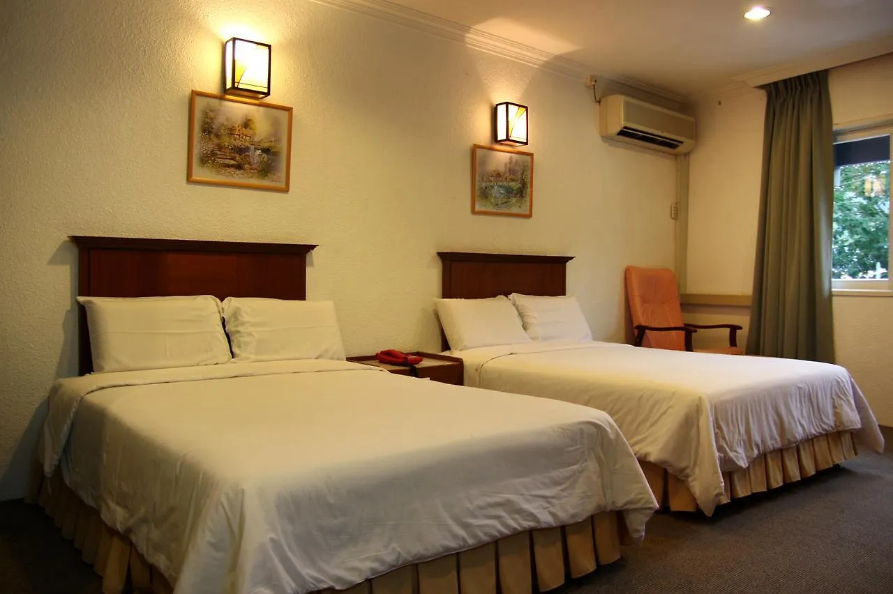 Hotel Waterfall Τζωρτζ Τάουν 2*,
