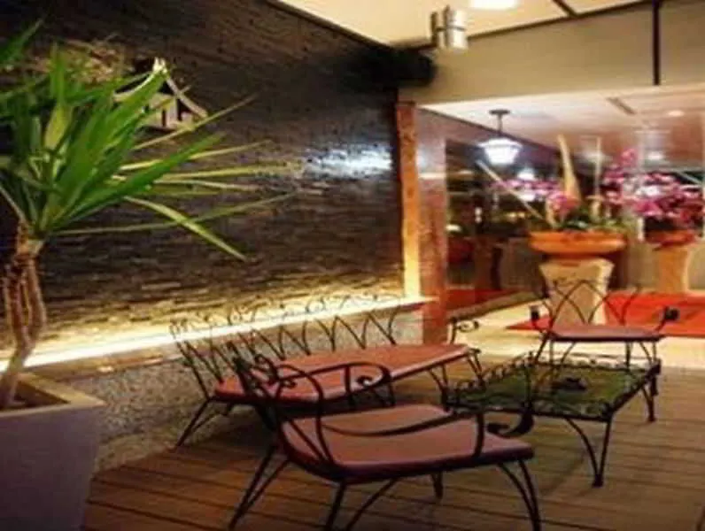 Hotel Waterfall Τζωρτζ Τάουν